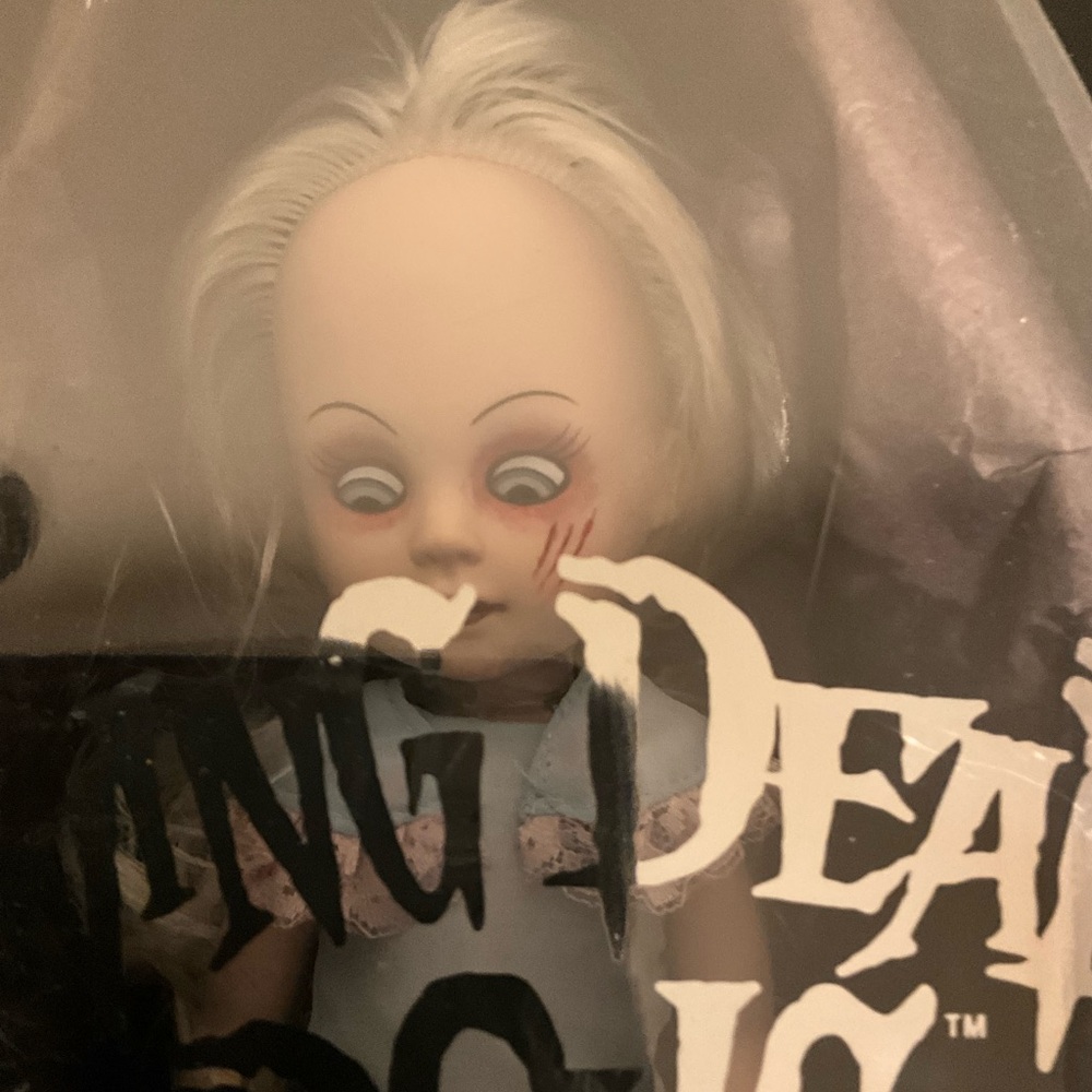 NIP Living Dead Dolls - Simone - Picture 2 of 5